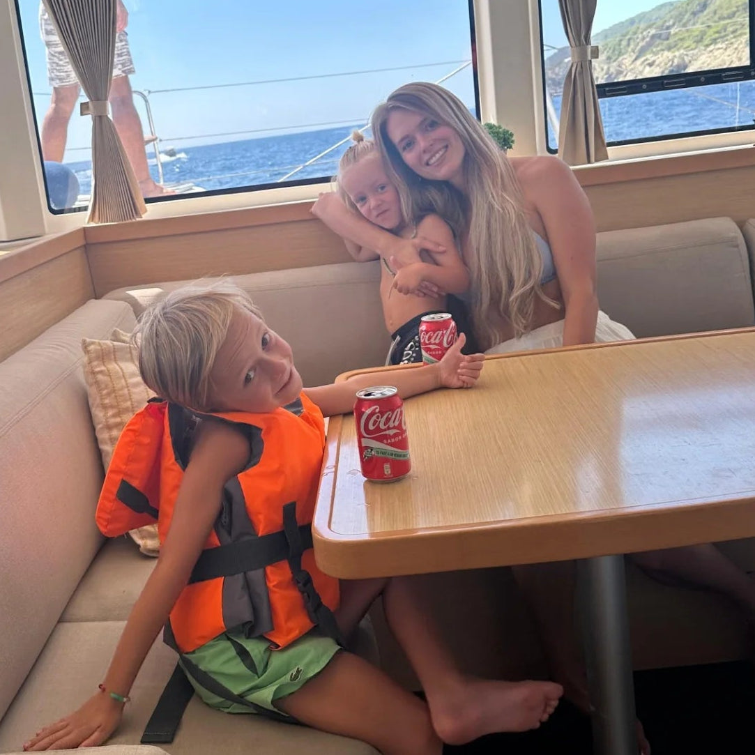 Nanny babysitter Little Lux Ibiza Ellis